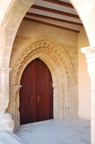 Portada de entrada a la cilla del monasterio de Rueda